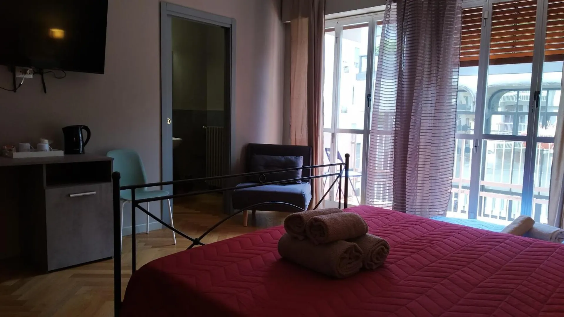 Cconforthotels R&B Suite&Chic contacts